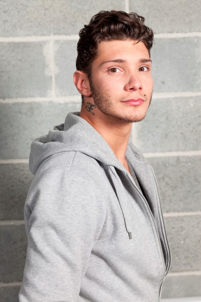 Chi Veste Stefano De Martino Ad Amici