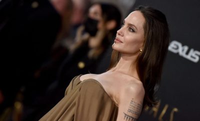 Cos'è il Chin Cuff di Angelina Jolie?
